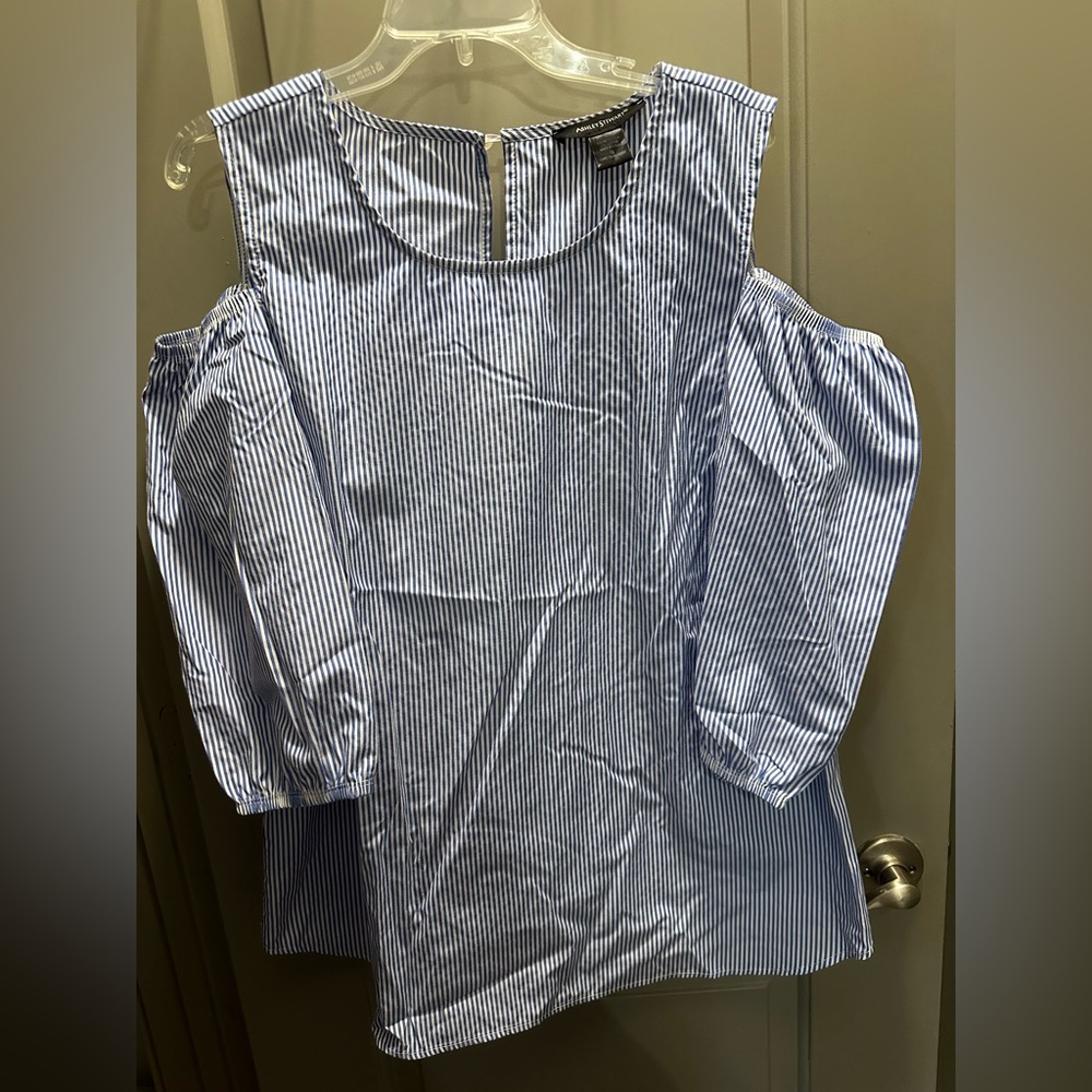 Ashley Stewart Size 18 Cold Shoulder Blouse EUC